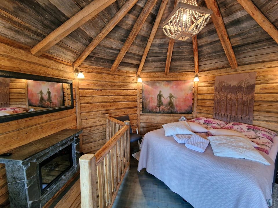 Bed, Photo of the whole room, Bedroom, furniture, heating, towels