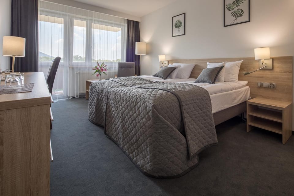 Bed, Photo of the whole room