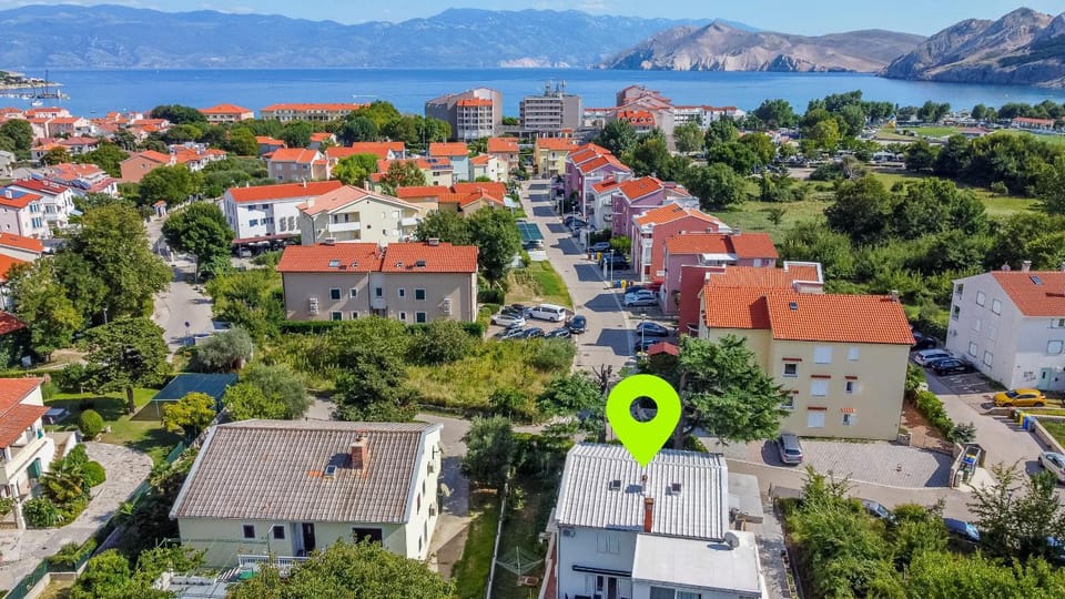 Property building, Neighbourhood, Bird's eye view, Location