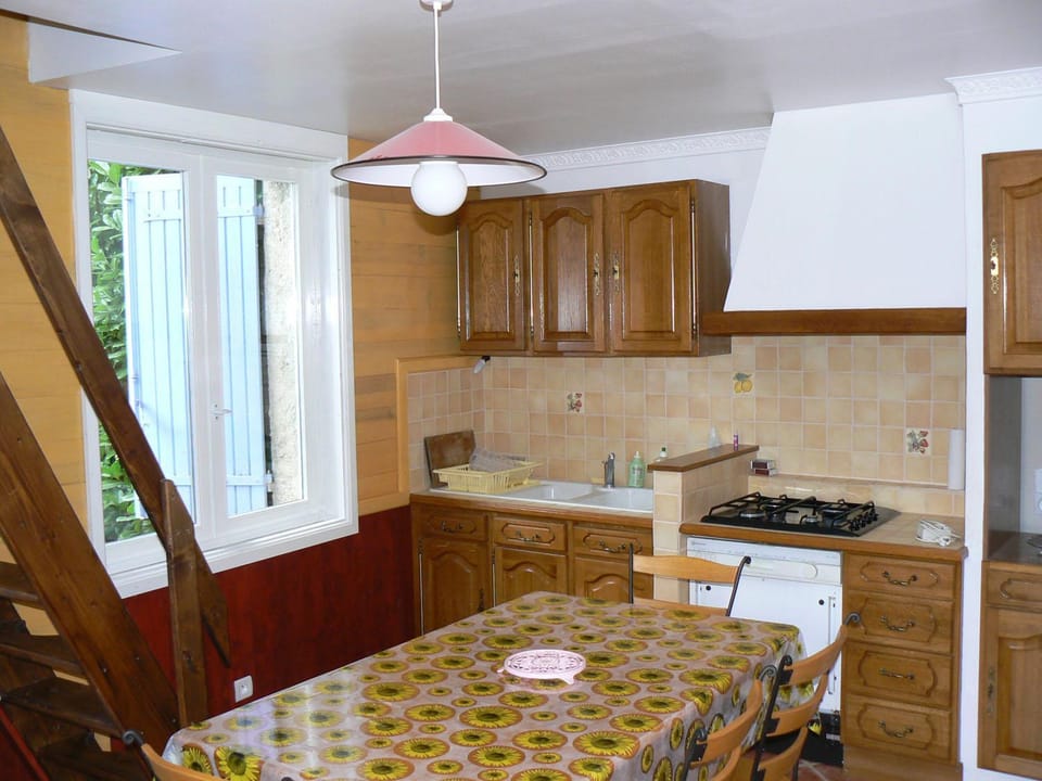 Garden view, Lunch, Dinner