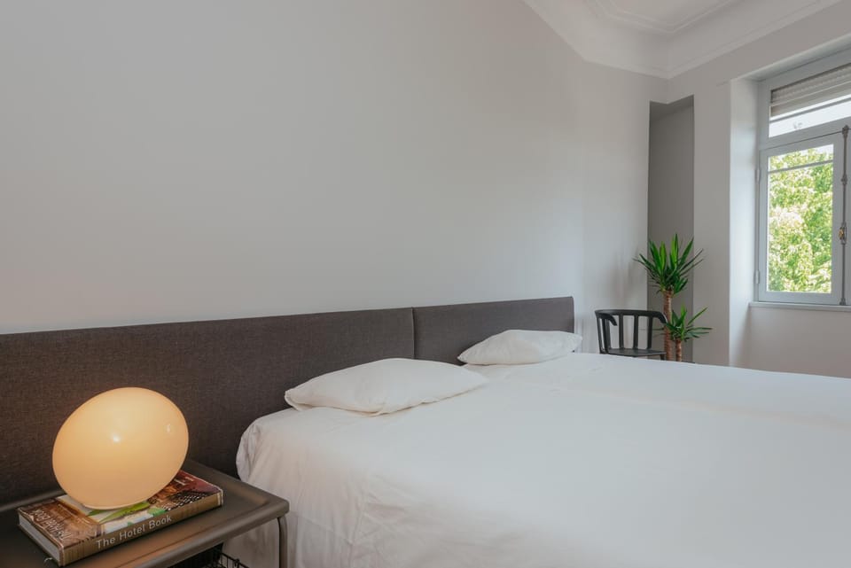 Baixa24 - Downtown Bliss w/ Amazing Natural Light Apartment in Porto
