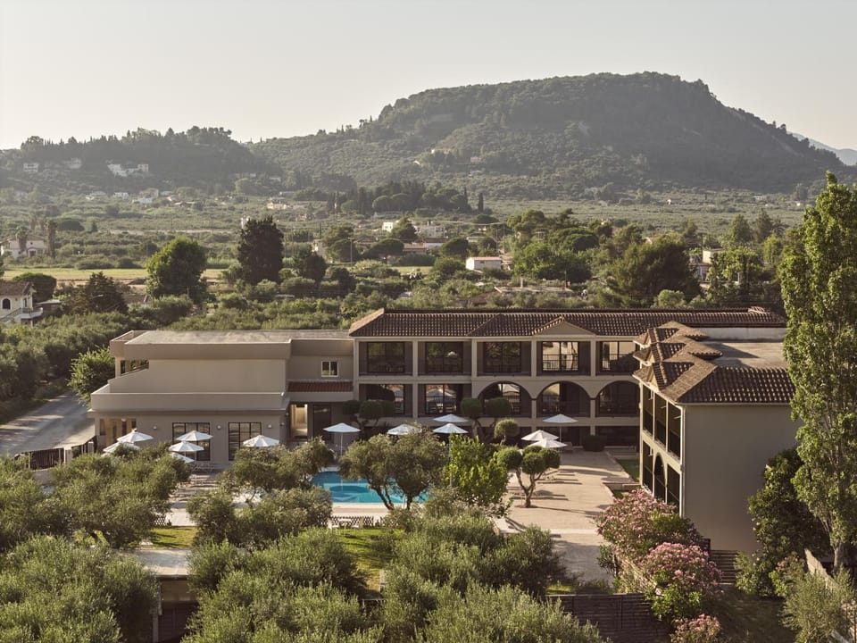 Property building, Natural landscape, Bird's eye view, View (from property/room), Swimming pool, sunbed