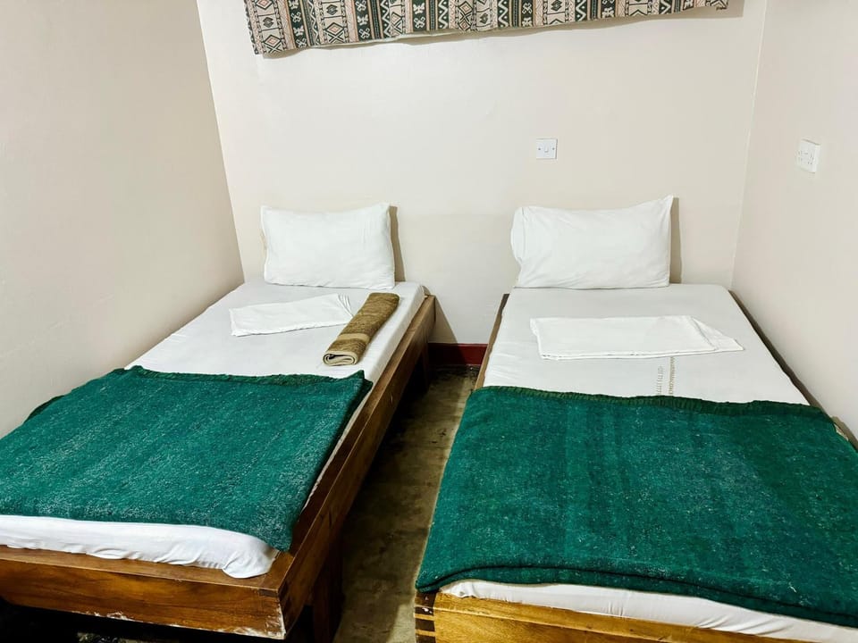 Bed, Bedroom, Breakfast, towels