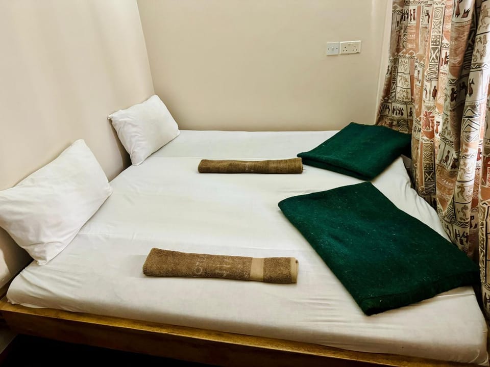 Bed, Photo of the whole room, Breakfast, towels