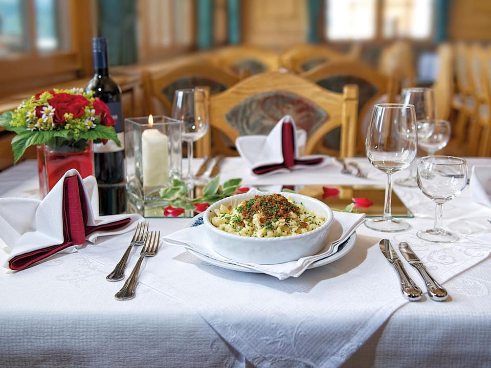 Restaurant/places to eat, Food close-up, Lunch, Dinner, Alcoholic drinks