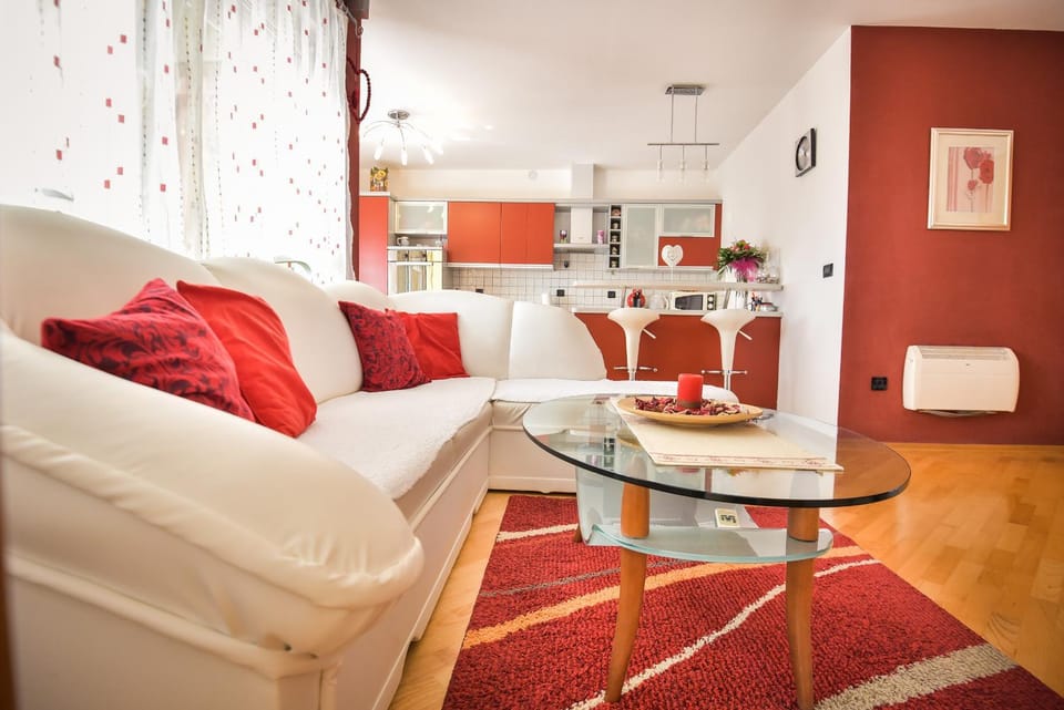 Bed, Living room, Decorative detail