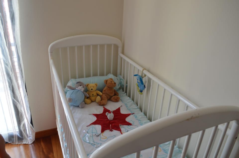 Bedroom, cot