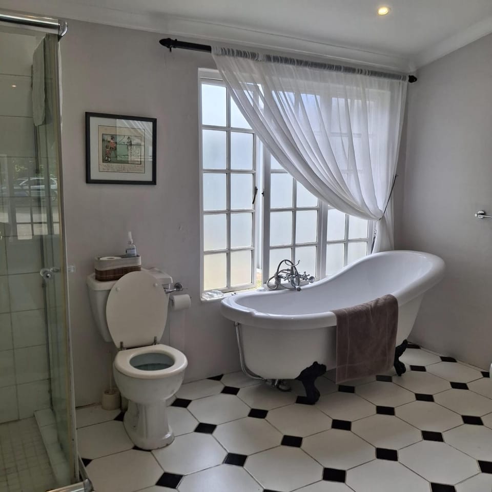 Shower, Toilet, Bathroom, Bath