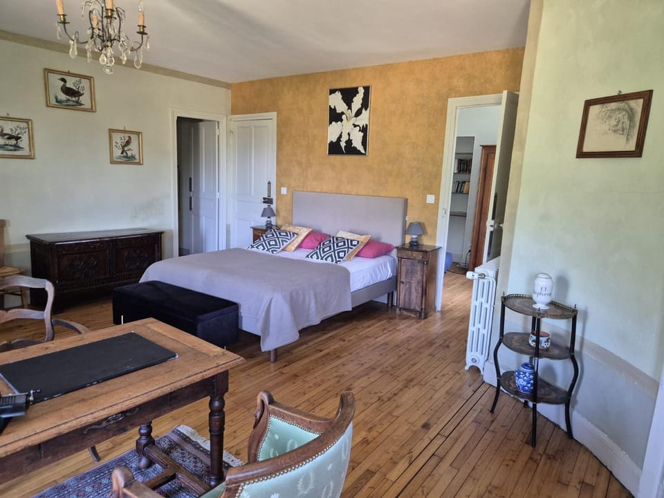 Chateau Ol Puech Bed and Breakfast in Auvergne-Rhône-Alpes