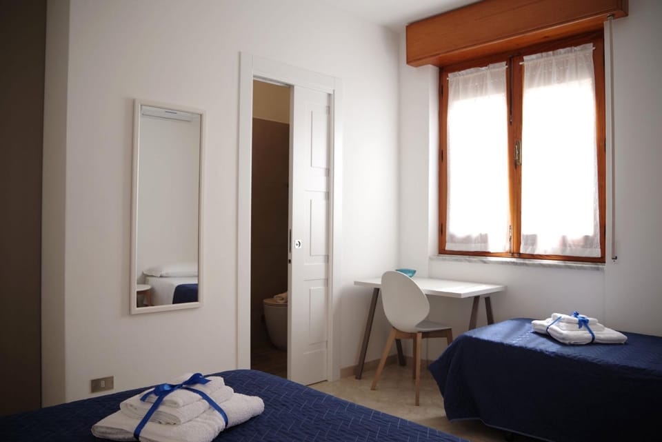 Bed, Bathroom, Photo of the whole room, Bedroom