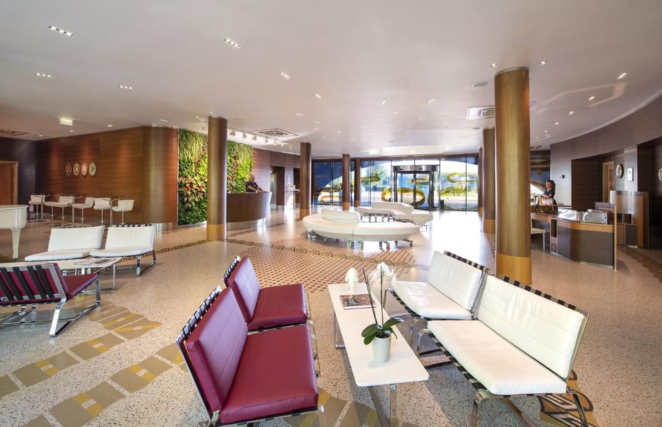 Lobby or reception, Area and facilities
