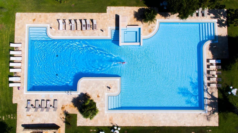 Pool view, Swimming pool, sunbed