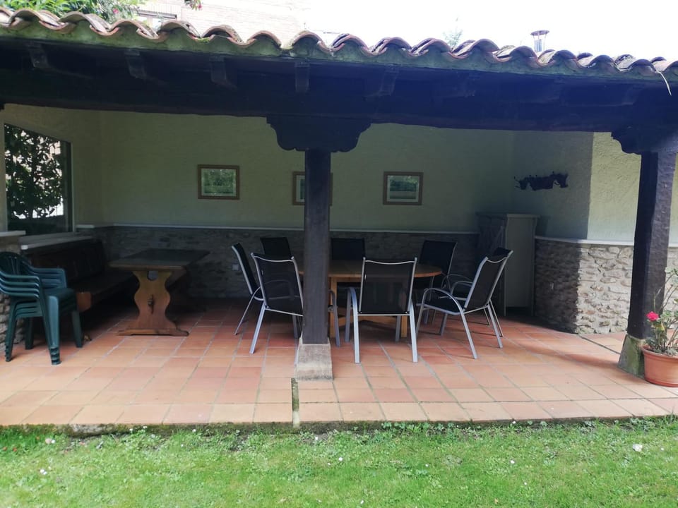 BBQ facilities, Garden, Balcony/Terrace