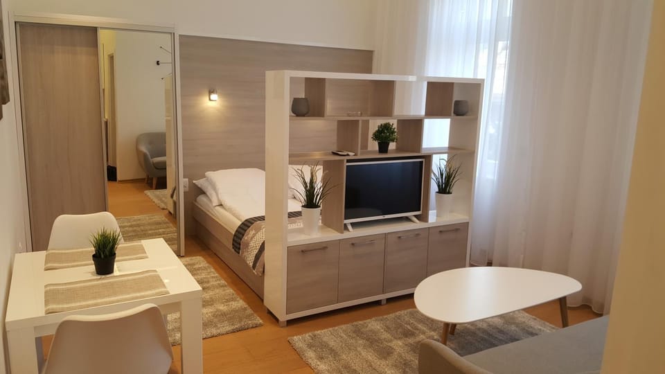Bed, Living room, Dining area, Bedroom