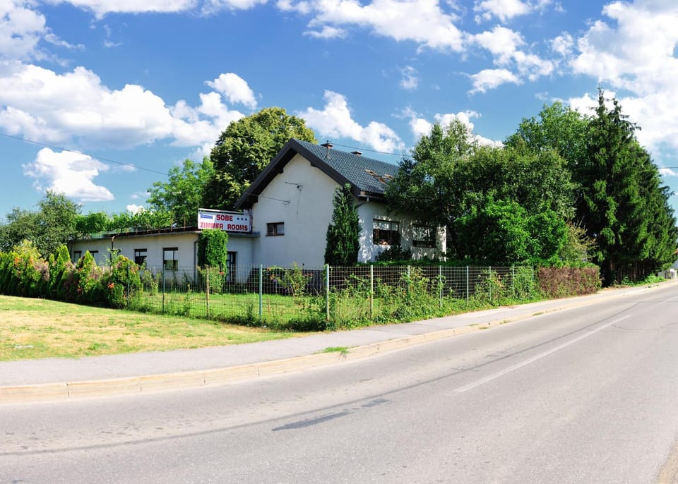 Property building, Facade/entrance, Neighbourhood, Street view