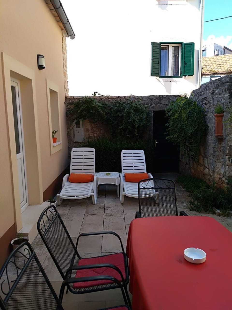 Inner courtyard view