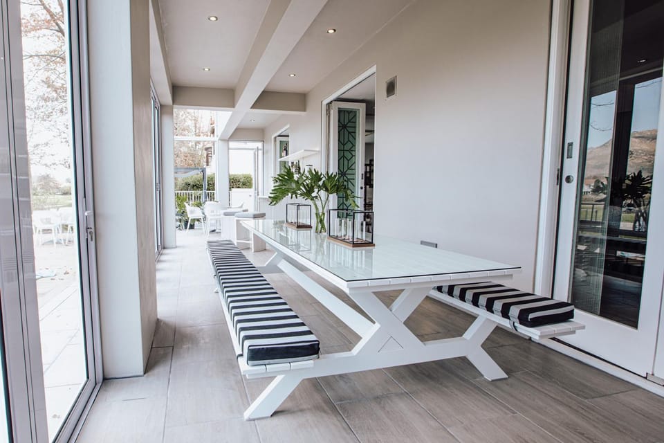 Patio, Dining area, Breakfast