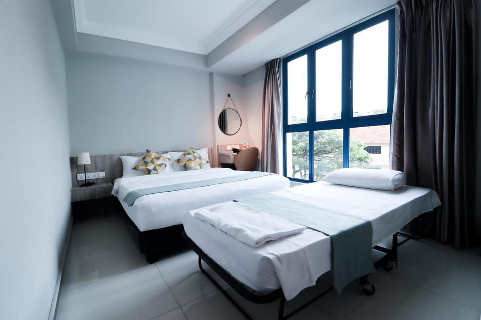 Photo of the whole room, Bedroom