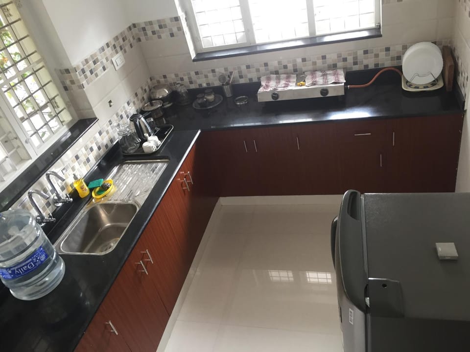 Rajivs Residence - Fully Furnished Apartments Apartment in Kochi