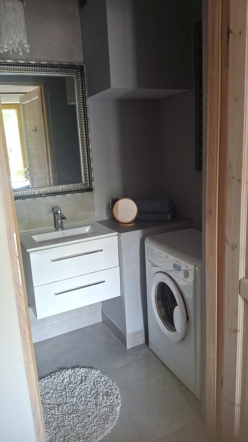 Bathroom, washing machine
