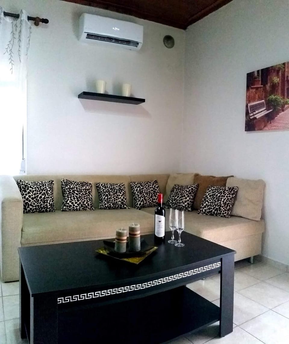 Bed, Living room, Seating area