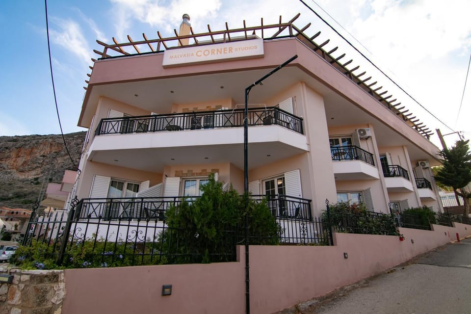 Property building, Day, View (from property/room), Balcony/Terrace