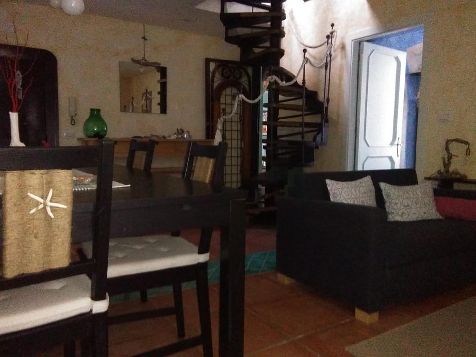Living room, Photo of the whole room