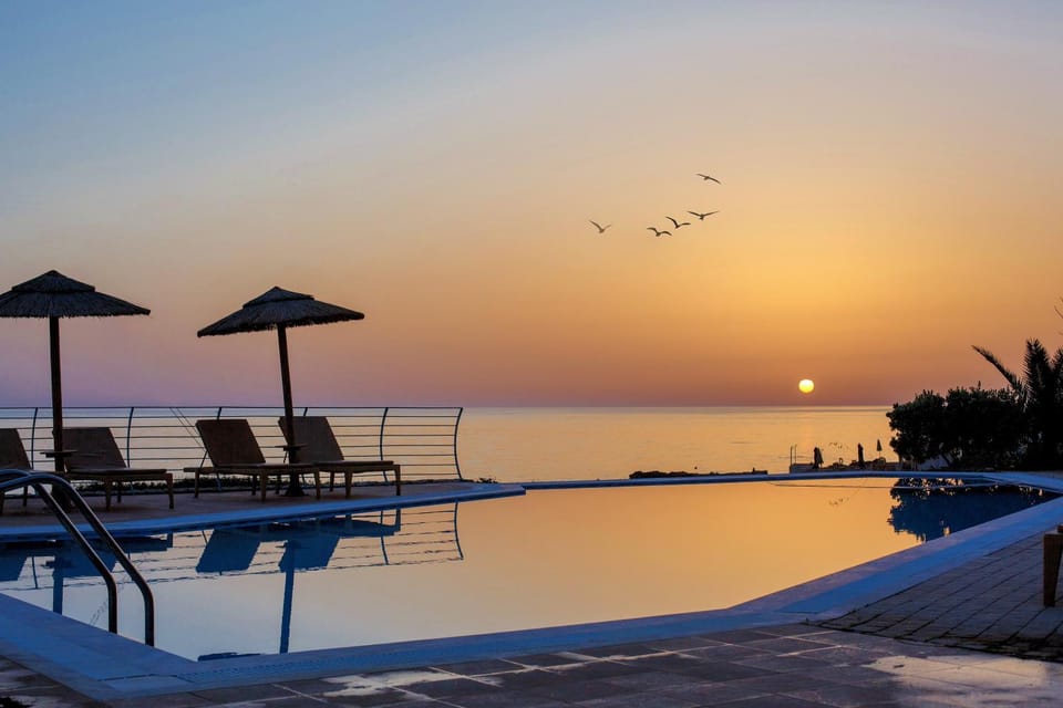 Swimming pool, Sunrise