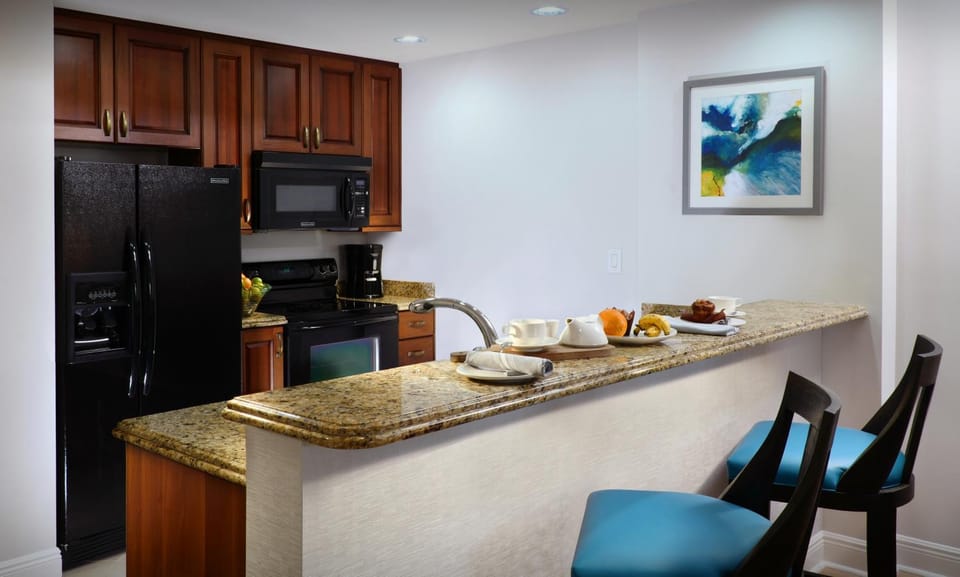 Coffee/tea facilities, Kitchen or kitchenette, oven, pet friendly, stove, toaster