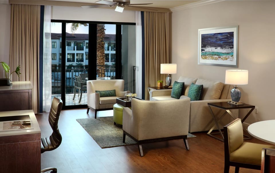 Living room, Seating area