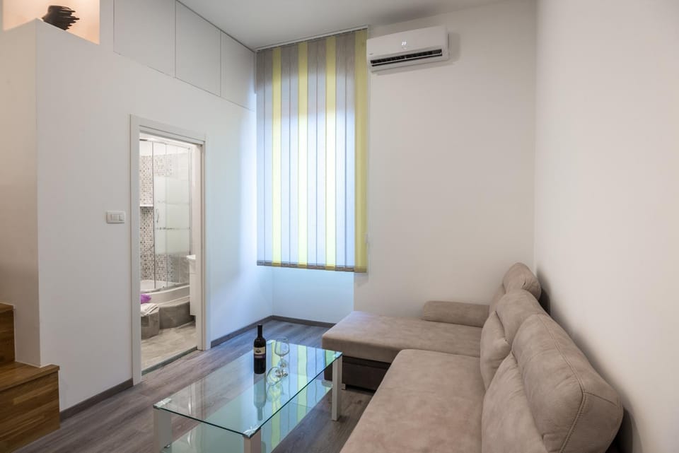 Living room, Seating area, Dining area, Bedroom, Area and facilities