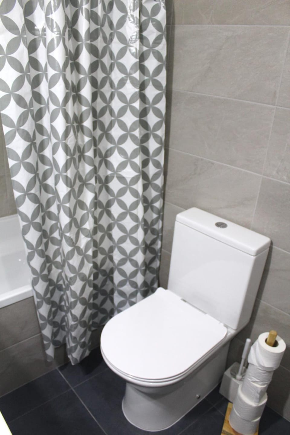 Toilet, Bathroom, Decorative detail, Bath