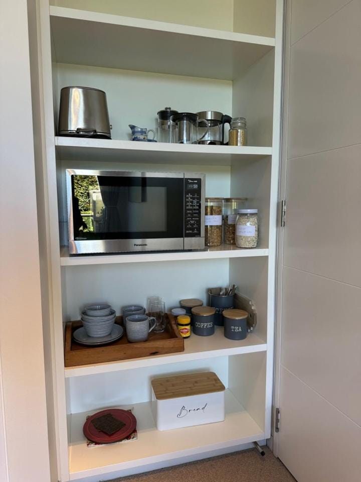 Coffee/tea facilities, Kitchen or kitchenette, Food and drinks