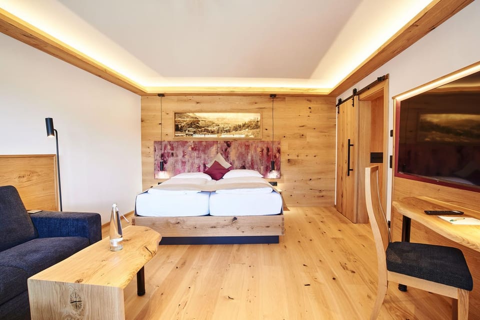 Living room, Photo of the whole room, Bedroom