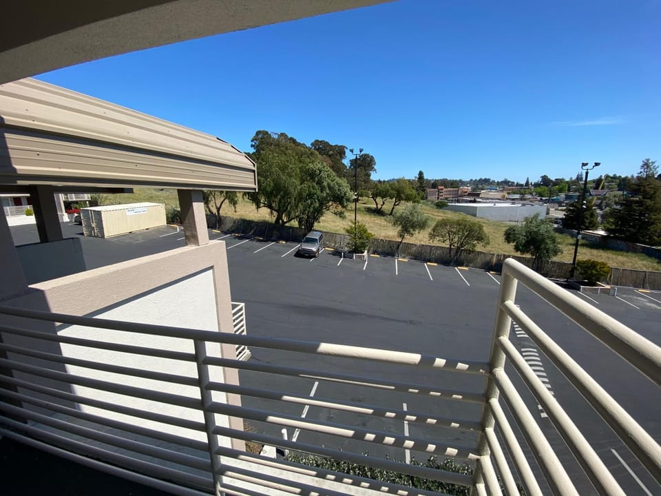 Balcony/Terrace, City view