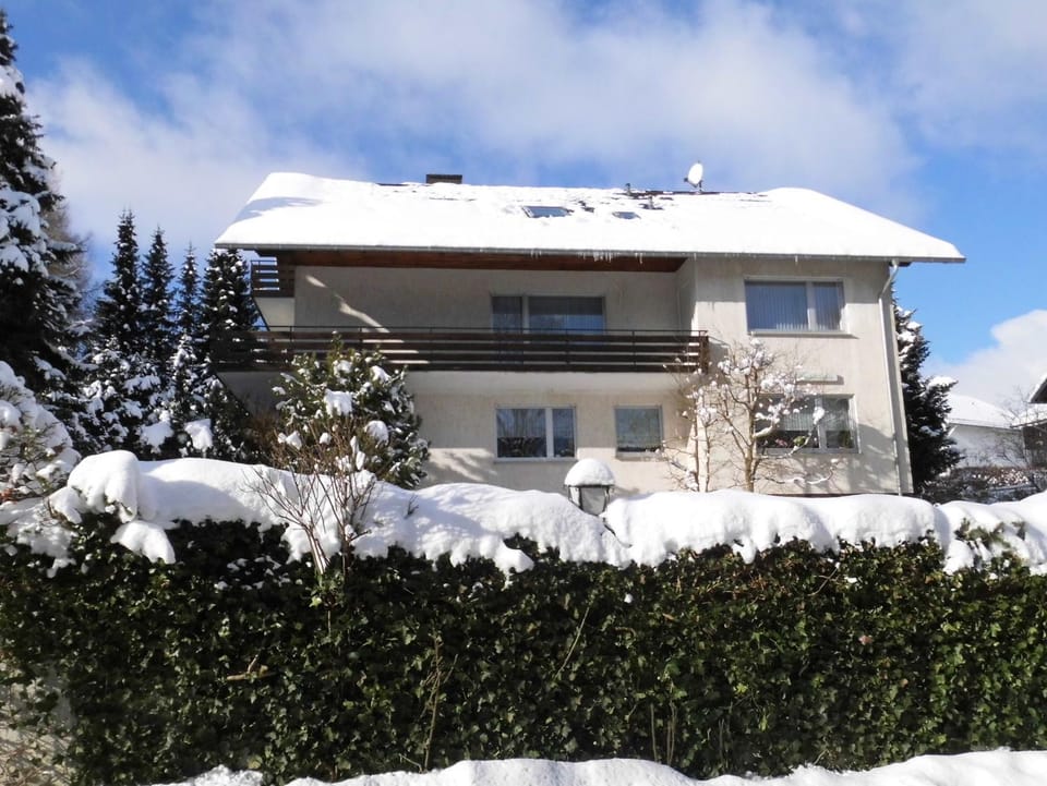 Facade/entrance, Winter
