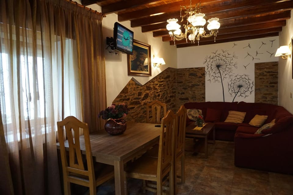 Communal lounge/ TV room, Living room, Seating area, Dining area