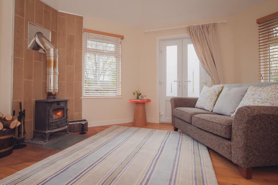 Bed, Living room, Dining area