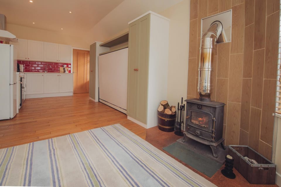 Kitchen or kitchenette, Living room, Bedroom