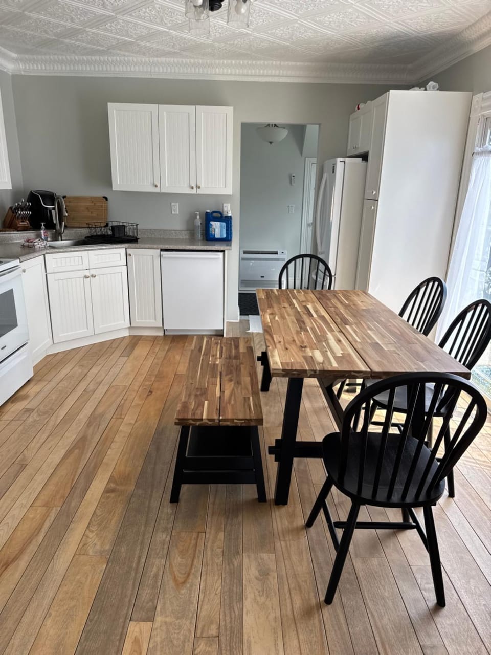 Dining area, kitchen