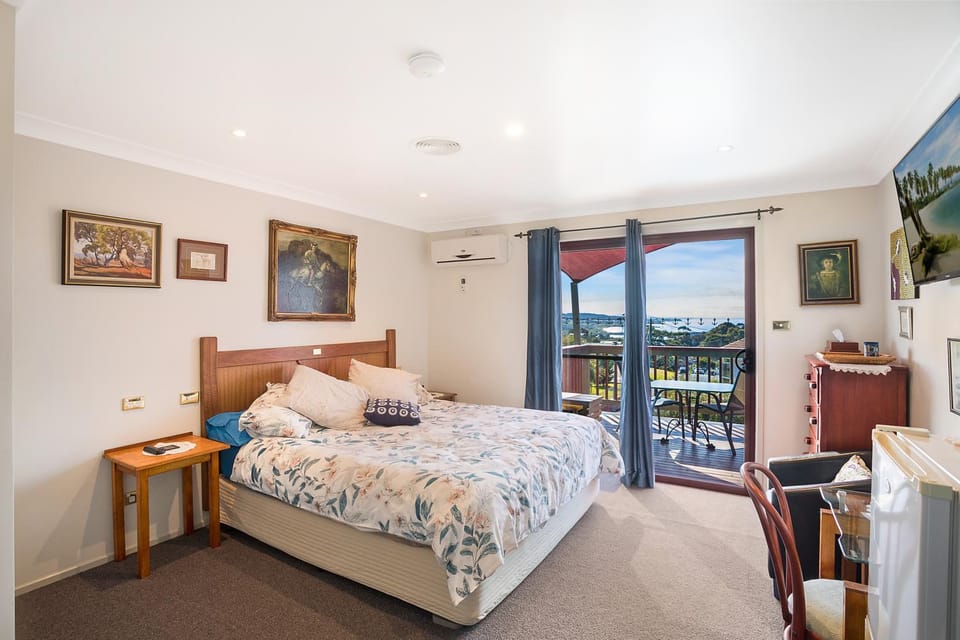 Anchors Aweigh - Adult Guests Only Bed and Breakfast in Narooma