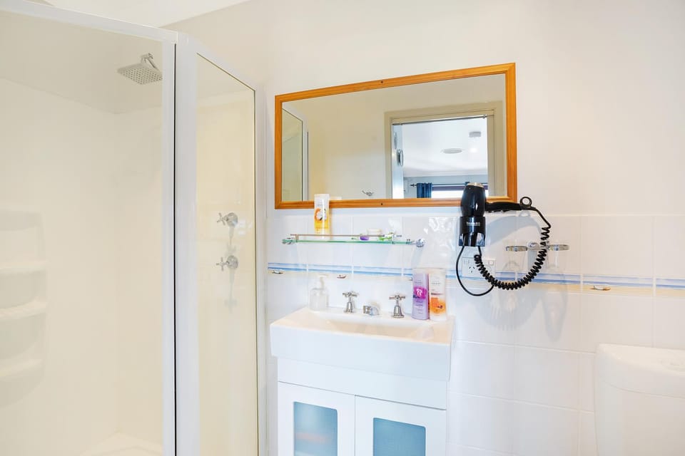 Anchors Aweigh - Adult Guests Only Bed and Breakfast in Narooma