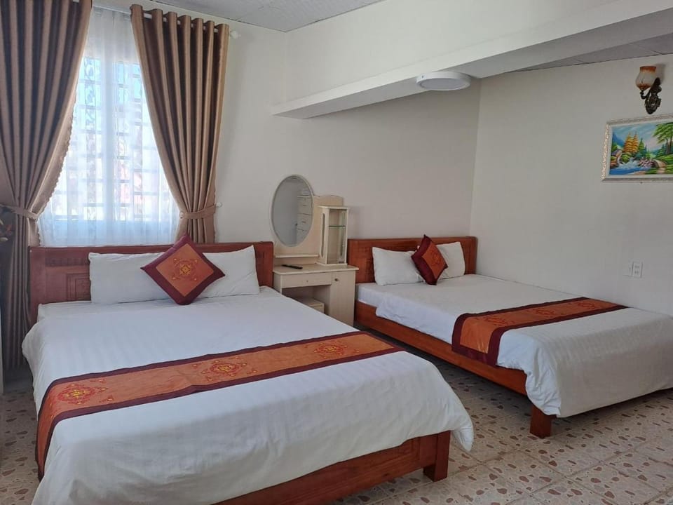 Thien Phu Guesthouse Dalat Bed and Breakfast in Dalat
