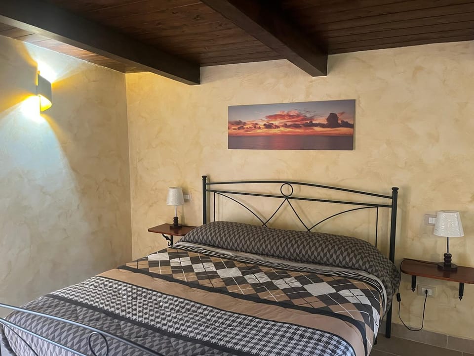 B&B Around the World Bed and Breakfast in Villa San Giovanni