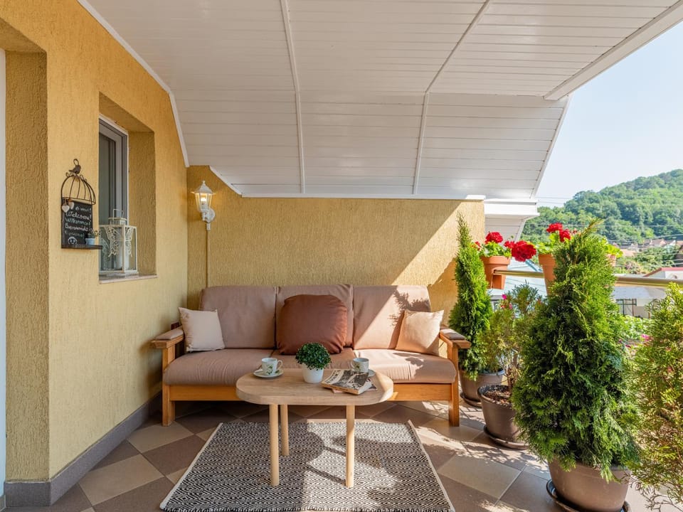 Balcony/Terrace, Decorative detail