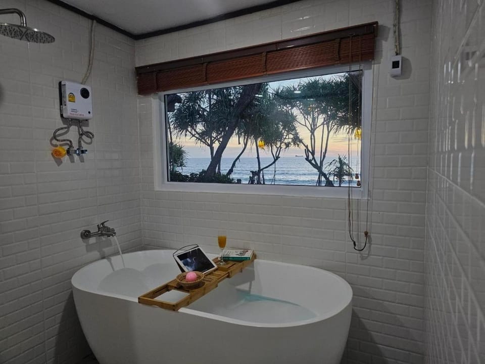 Bathroom, Bath
