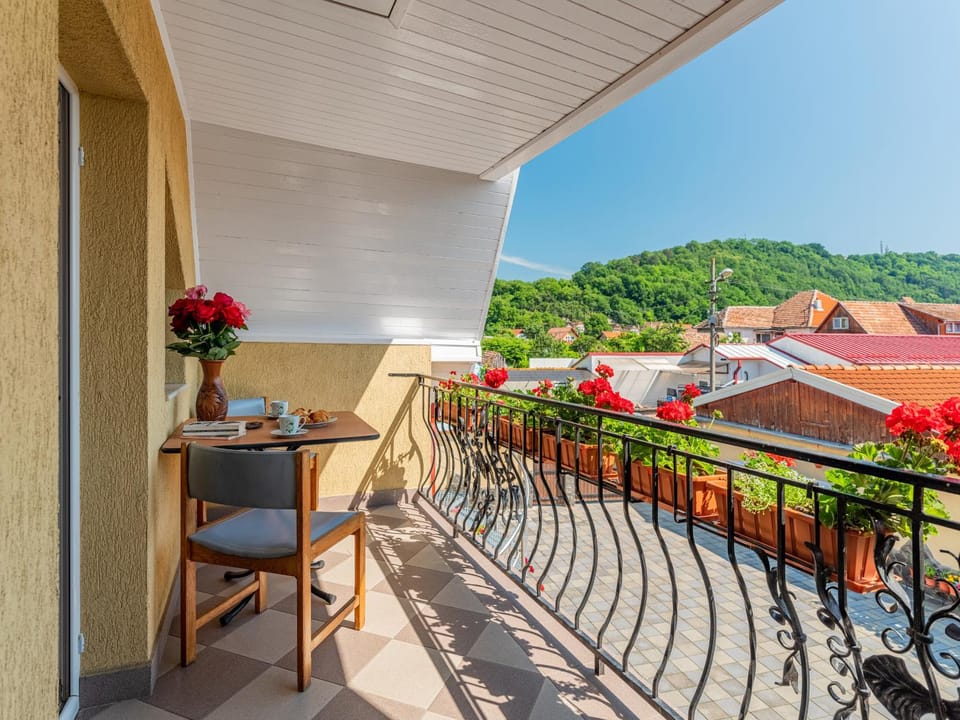 Day, Balcony/Terrace, Sunrise