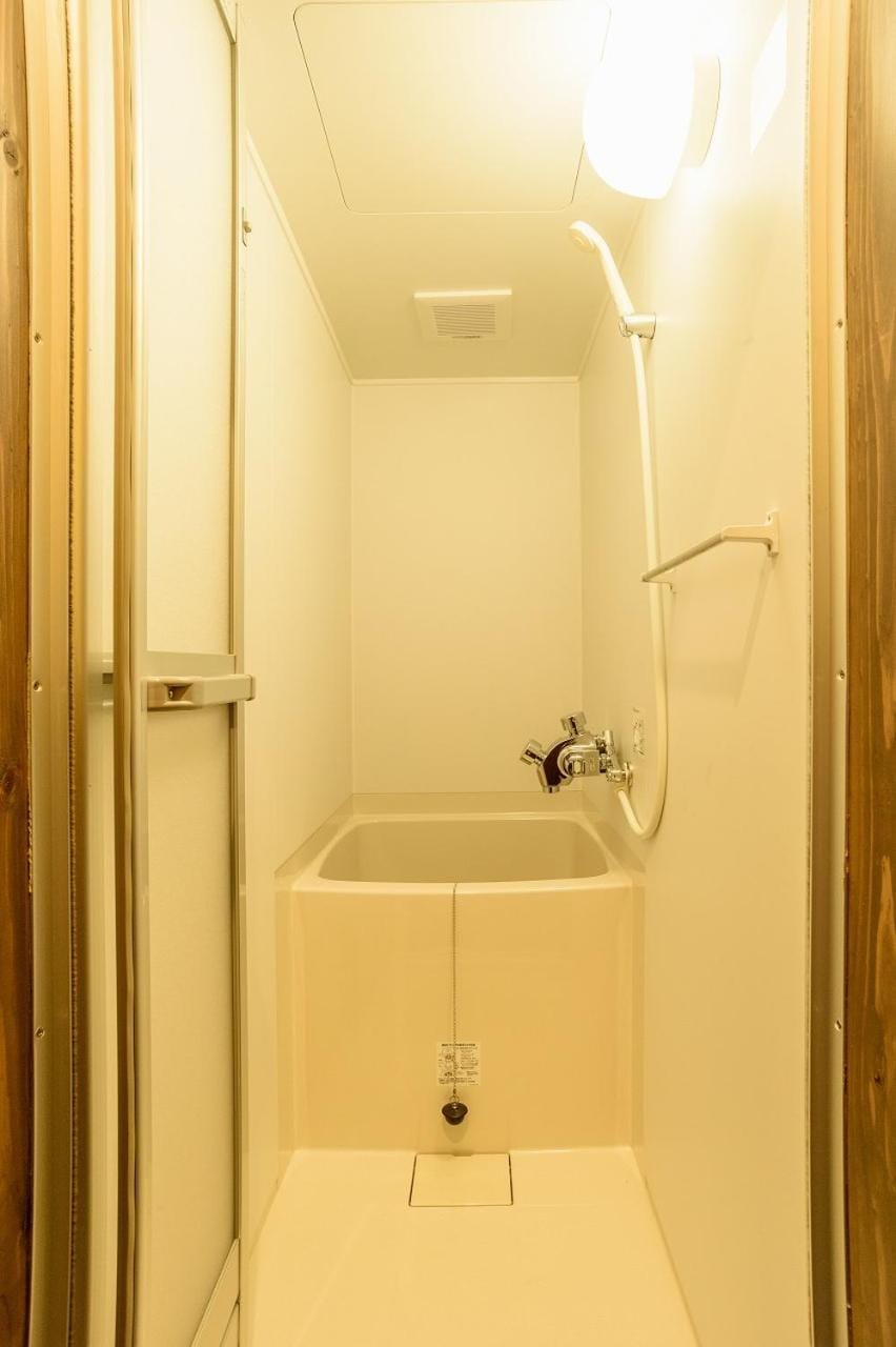 一棟まるまる貸切宿 10名様まで Guesthouse Gokurakudo Bed and Breakfast in Kyoto