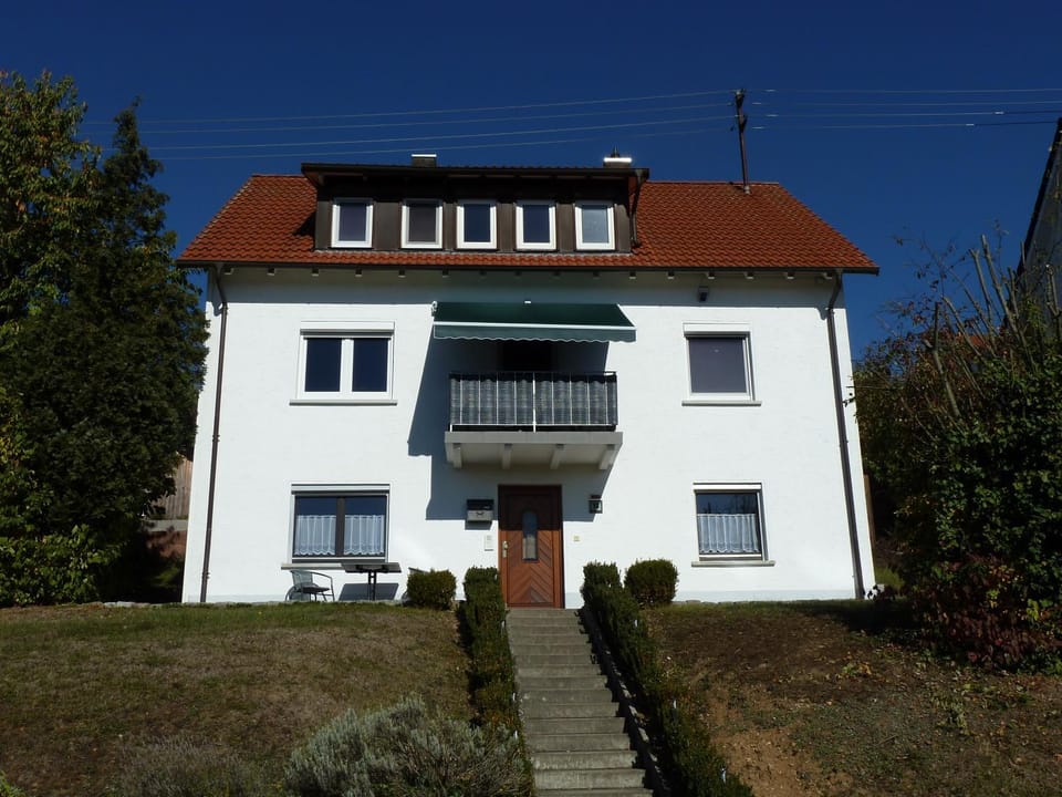 Facade/entrance, BBQ facilities, Garden, Balcony/Terrace