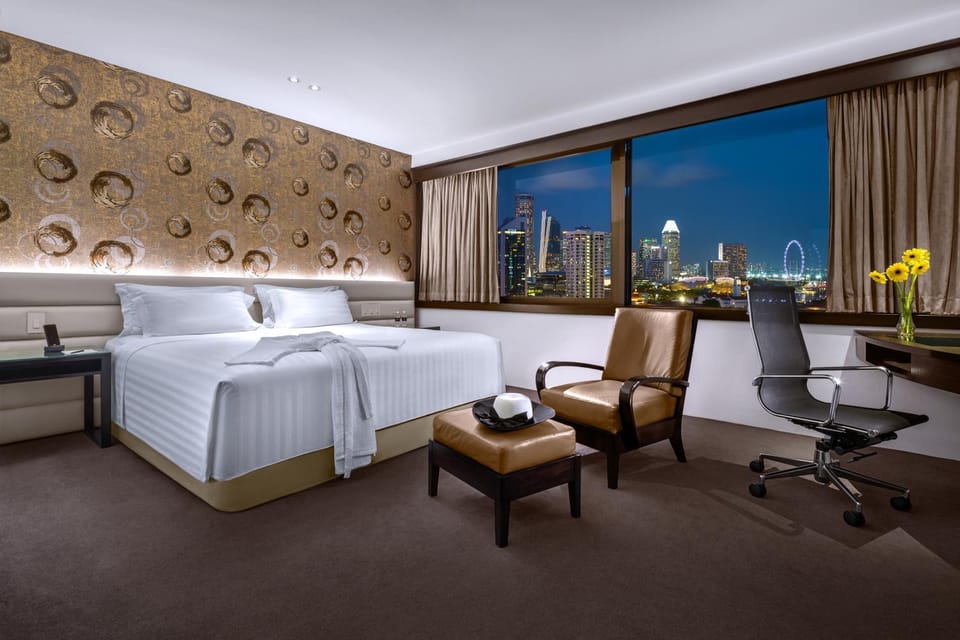Photo of the whole room, City view